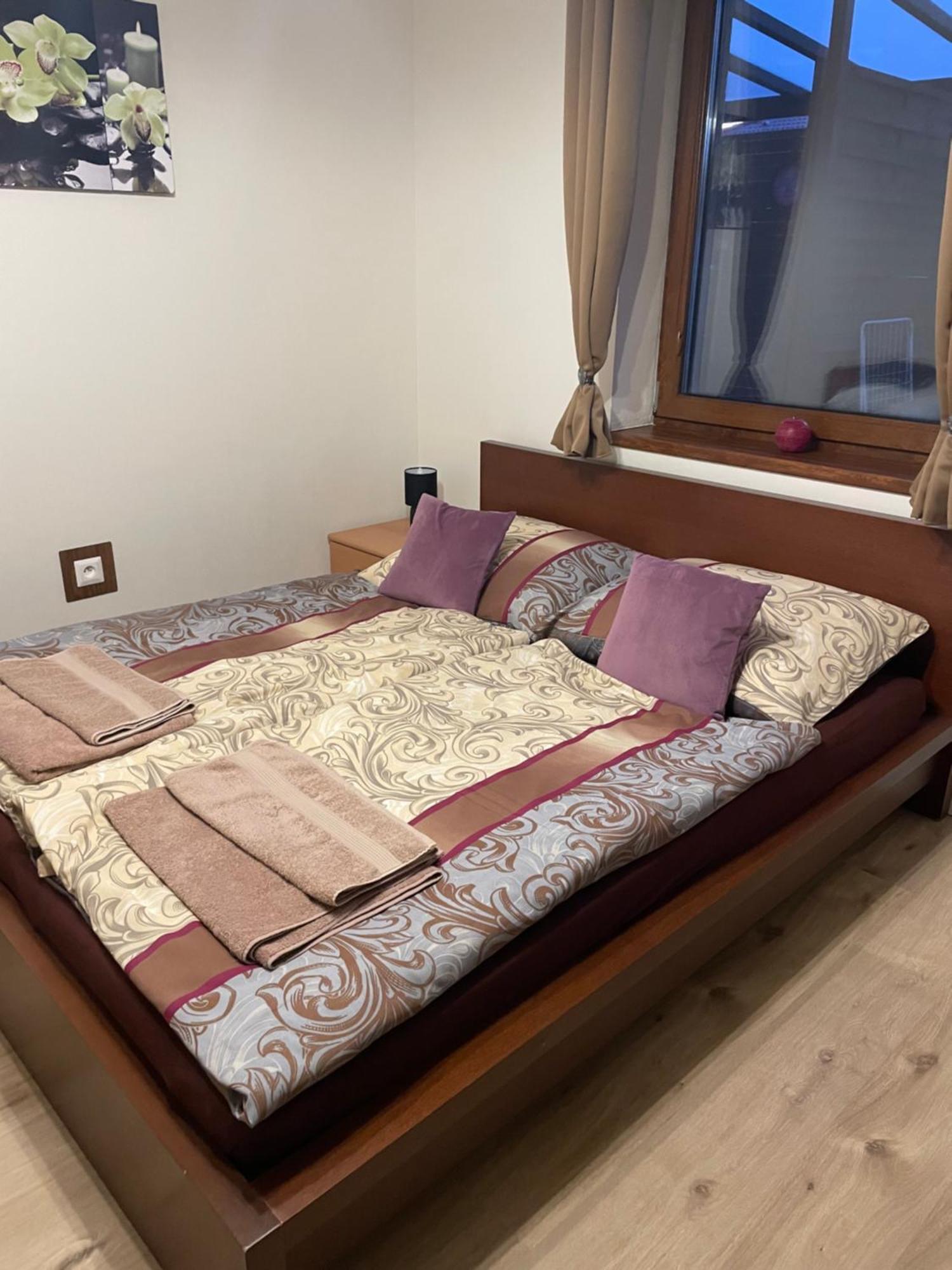 Apartman Losonci Nesvady- Pre 2 Osoby Studio Zewnętrze zdjęcie