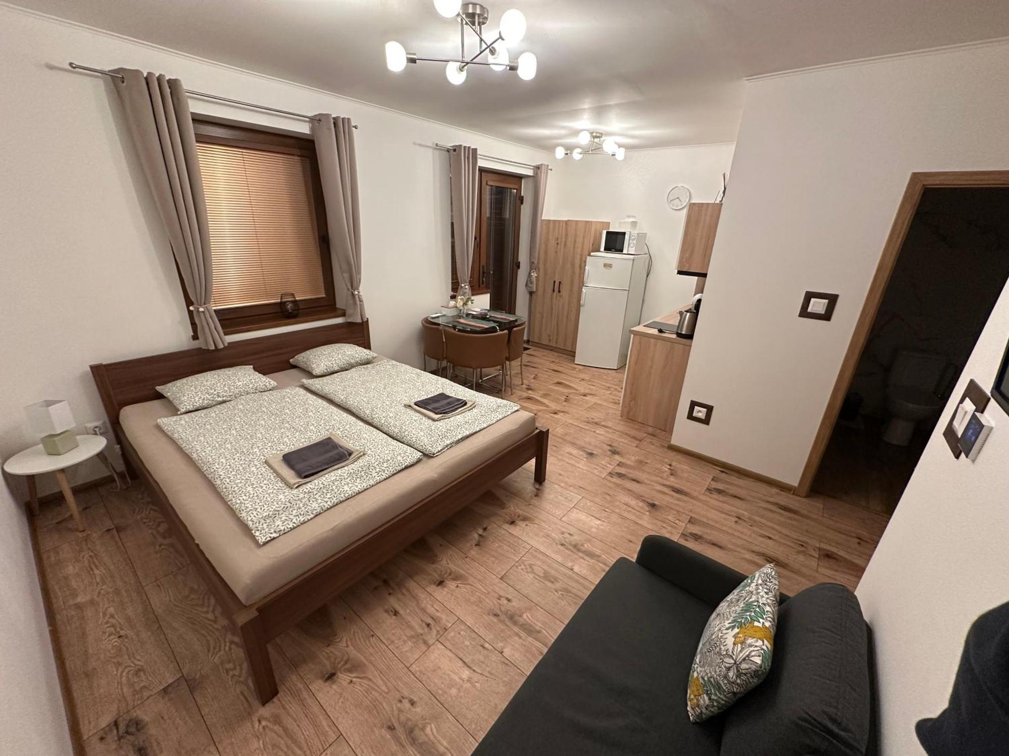 Apartman Losonci Nesvady- Pre 2 Osoby Studio Zewnętrze zdjęcie